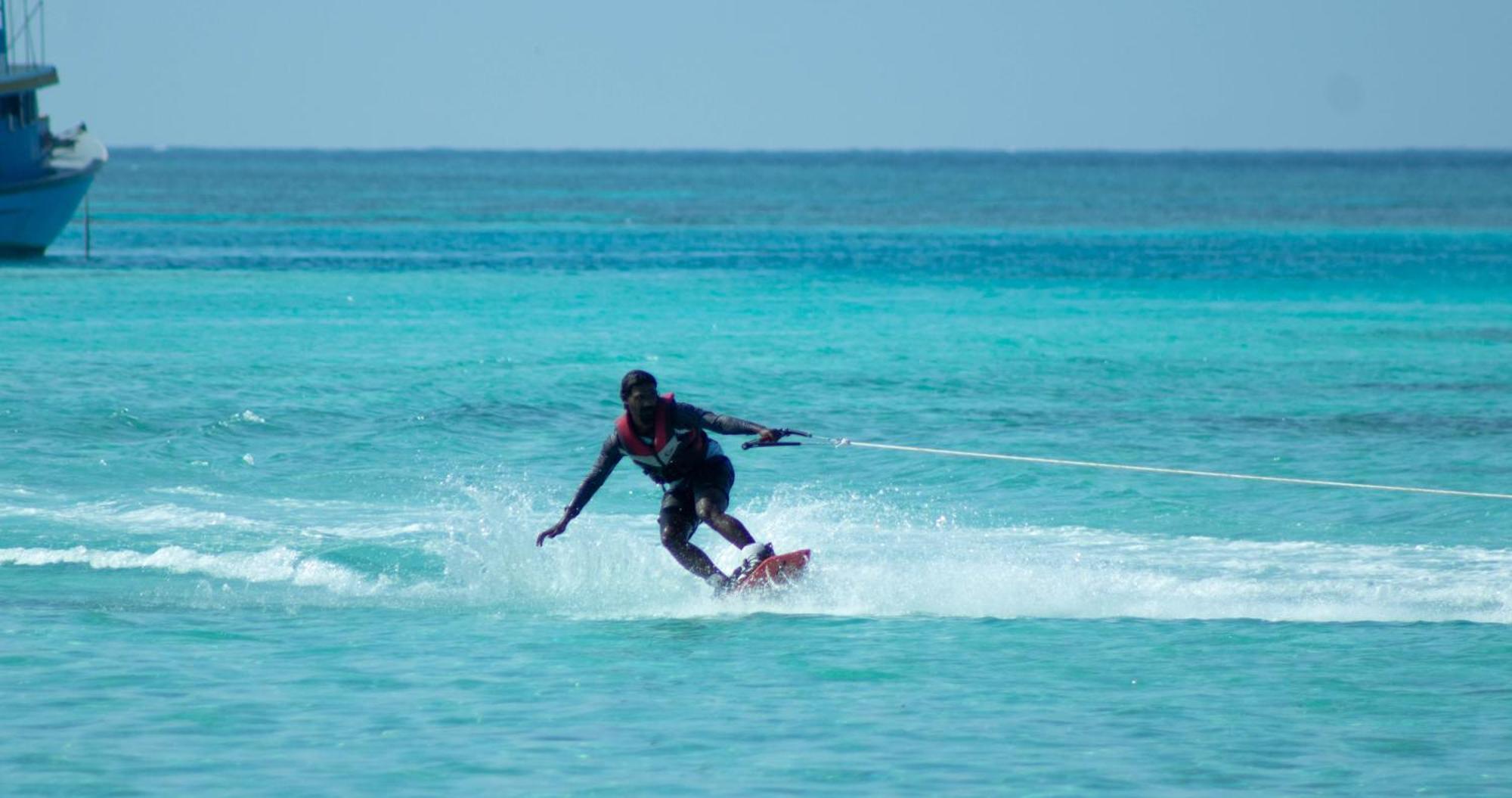 Hotel Manta Sea View Himandhoo Exterior foto